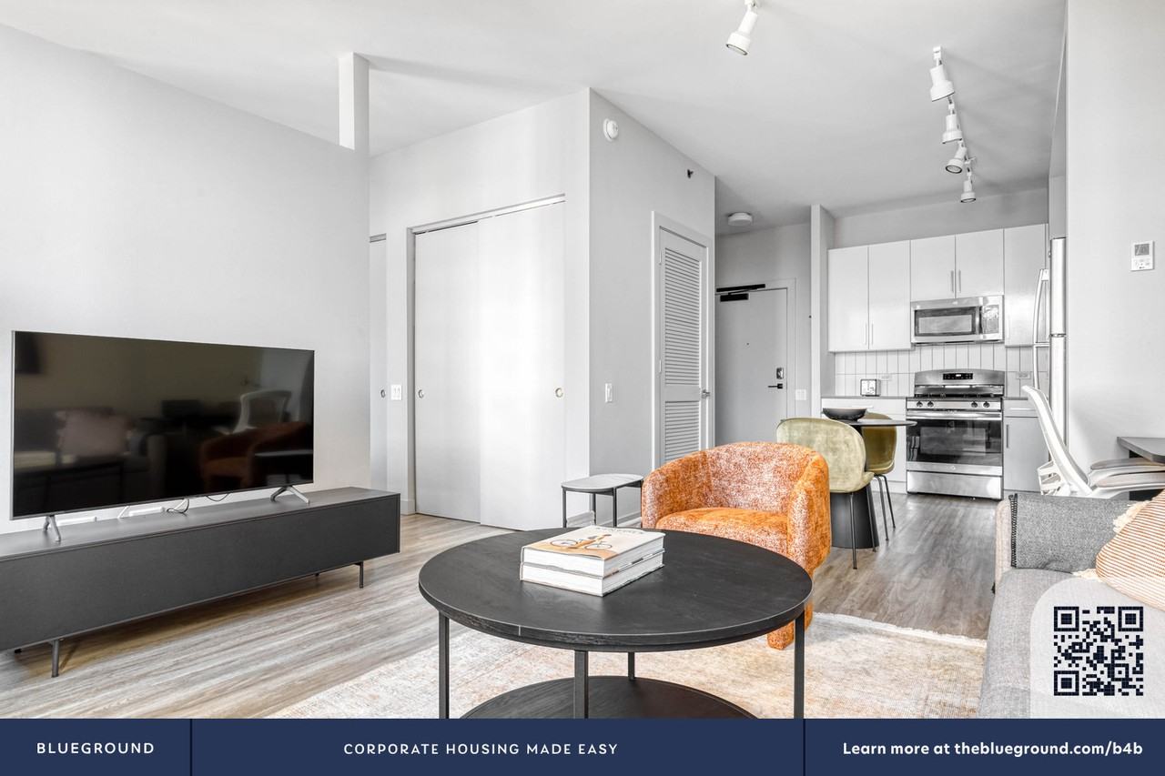 330 S Wells St #693 - Photo 6 of 37