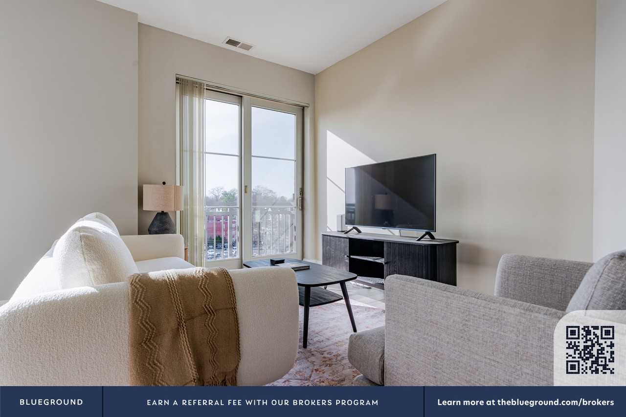 7131 Arlington Road - Photo 5 of 40