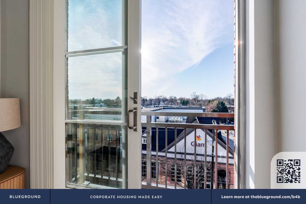 7131 Arlington Road - Photo 6 of 40