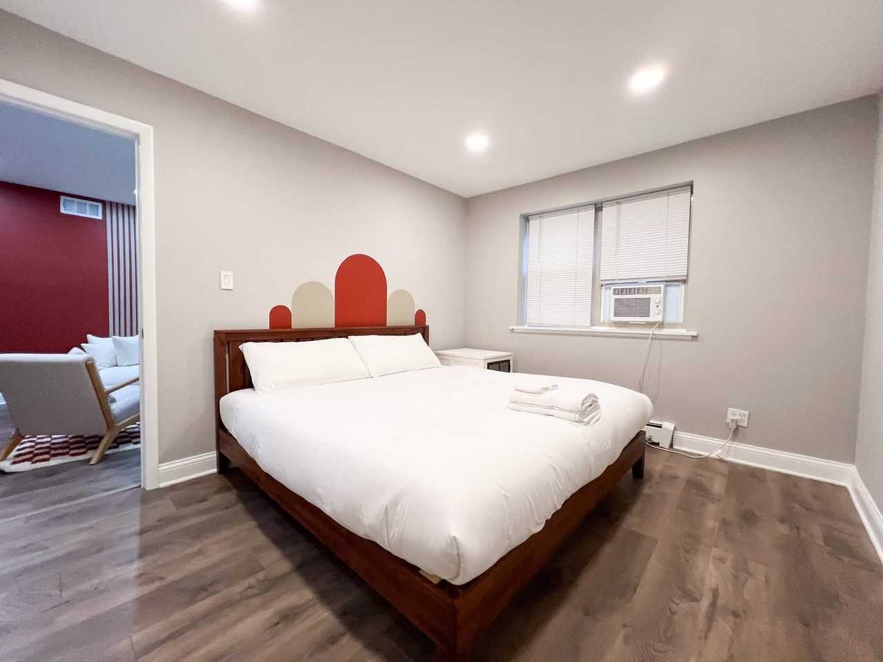 3161 N Cambridge Ave #1042058P - Photo 3 of 10