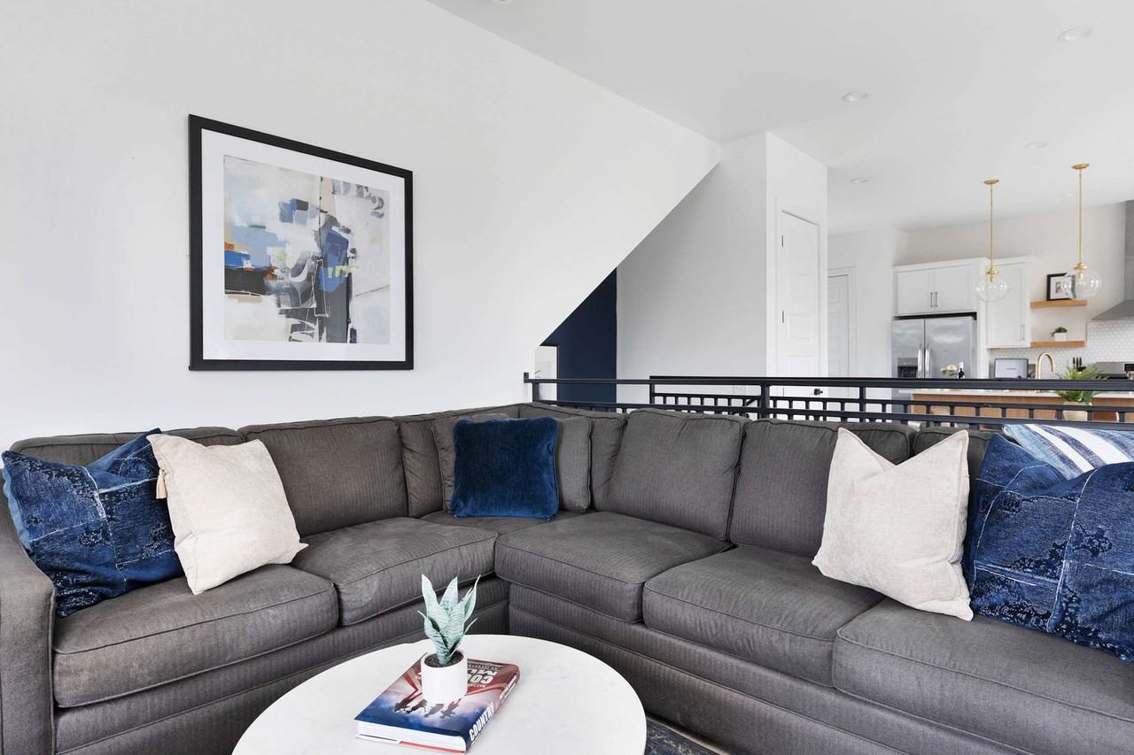 925 Ramsey St #1045334P - Photo 3 of 44