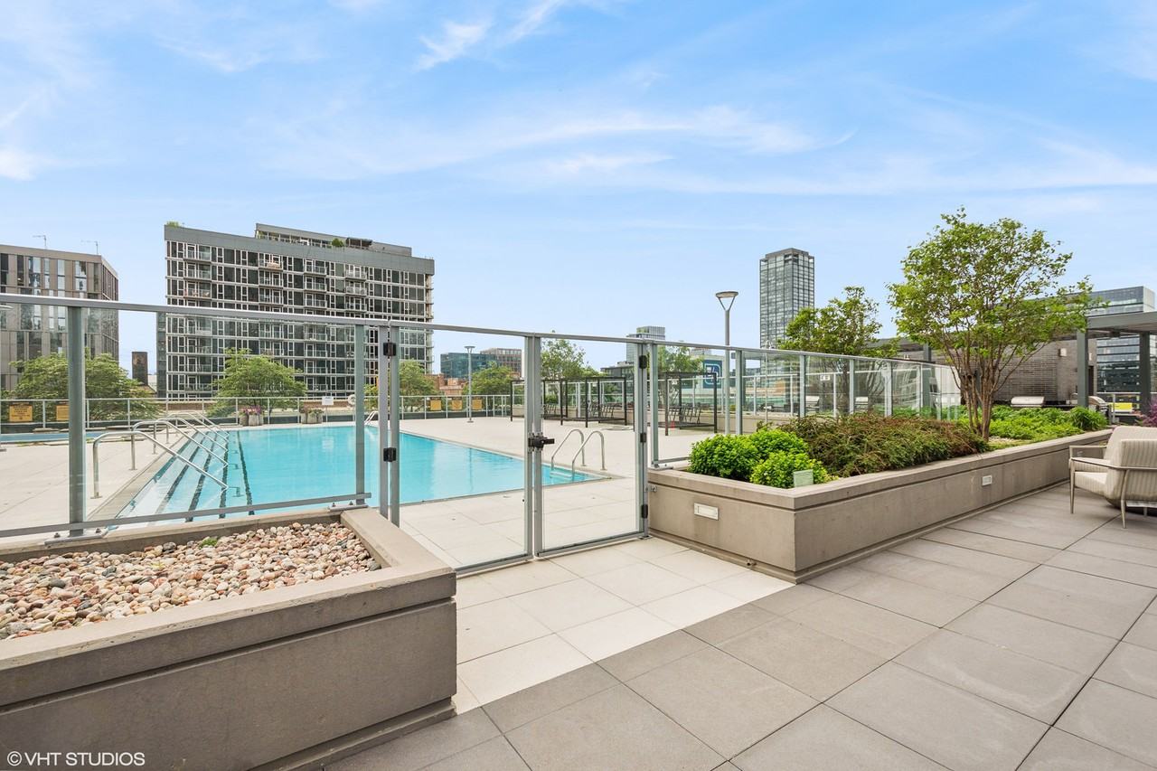 727 W Madison St #1047175P - Photo 7 of 9