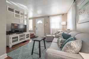 featured image of 619 Swann Dr