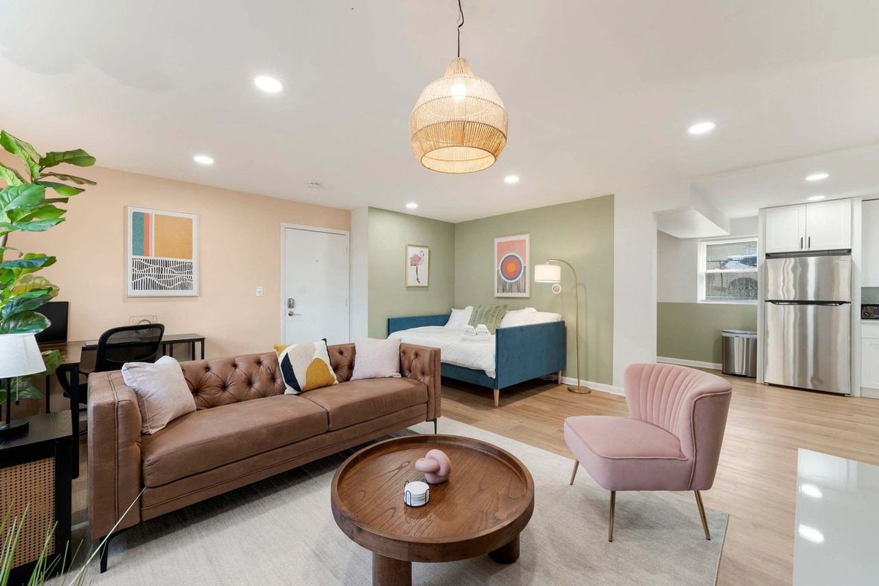 1016 East Division Street #1057423P - Photo 2 of 24