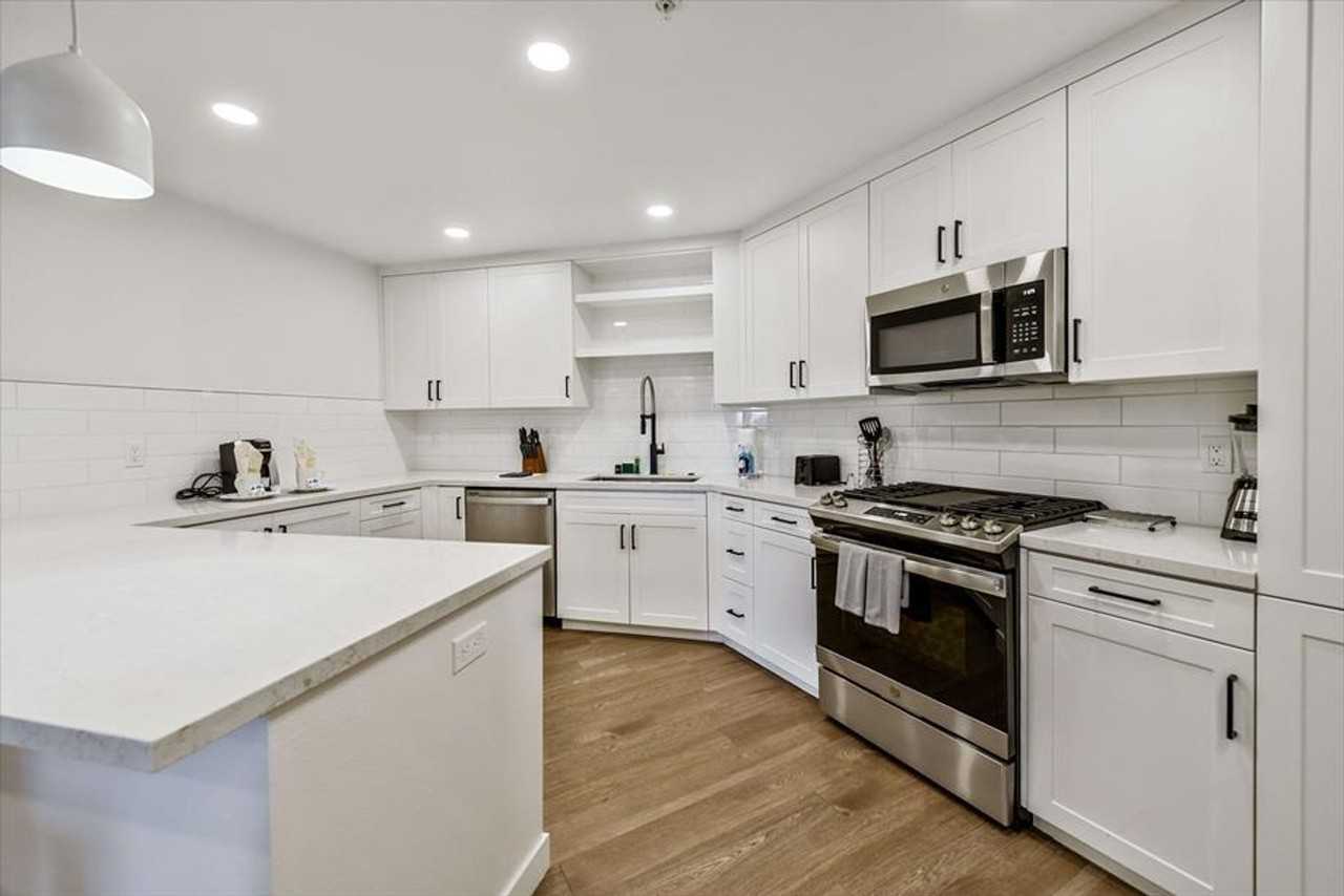 375 Camino De La Reina #1039835P - Photo 3 of 24