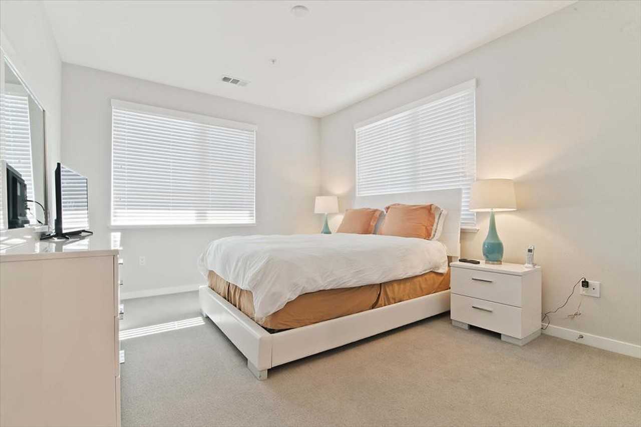 375 Camino De La Reina #1039835P - Photo 5 of 24