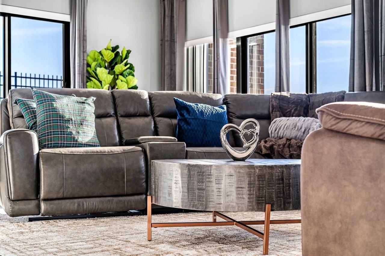 275 Main St #1240408P - Photo 5 of 50