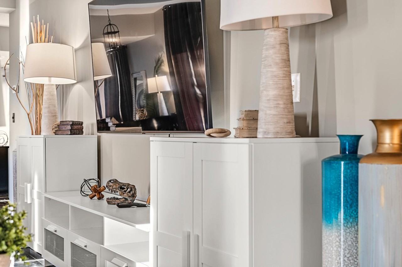 275 Main St #1240408P - Photo 3 of 50