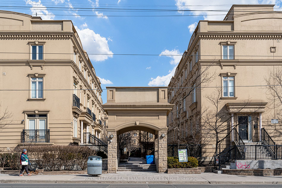 80 Carr Street #TH031