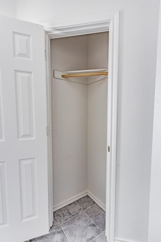 9132 Putteet Rd - Photo 2 of 27