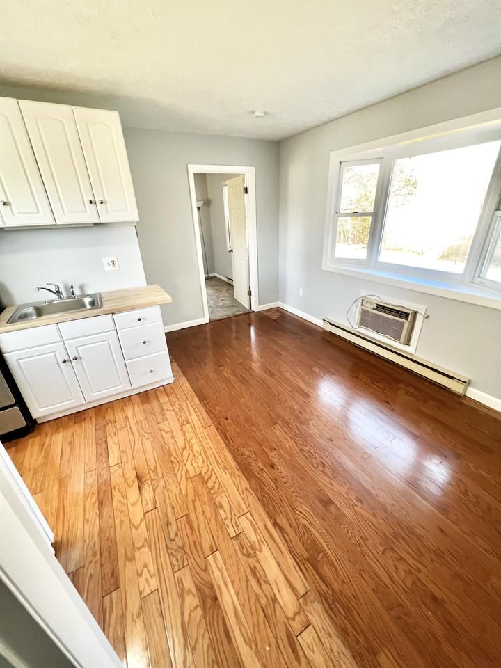 22 Godfrey St - Photo 6 of 10