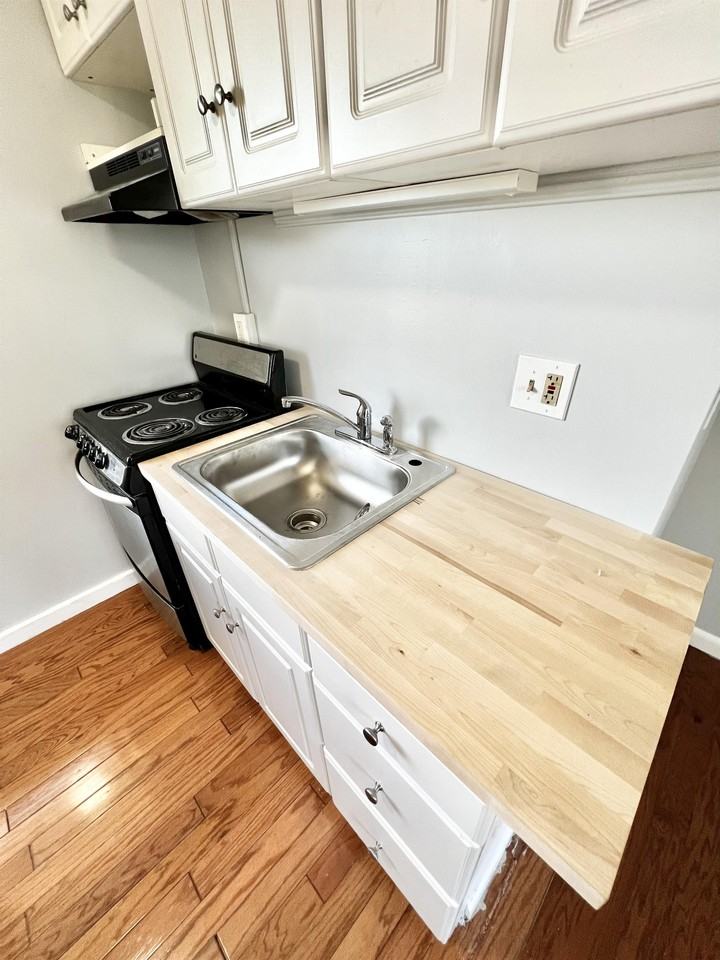 22 Godfrey St - Photo 5 of 10