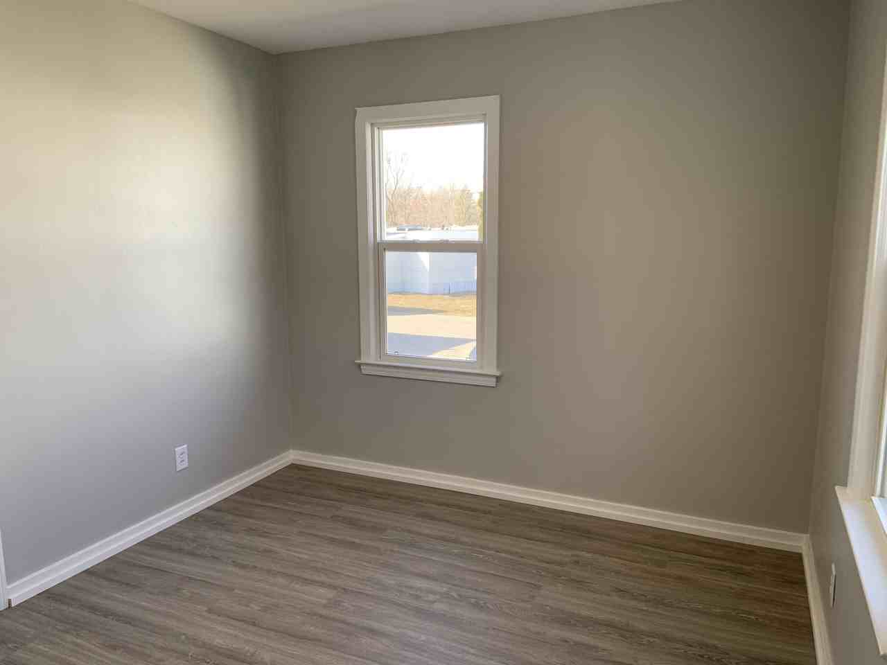 343 E Lakewood Blvd - Photo 6 of 37