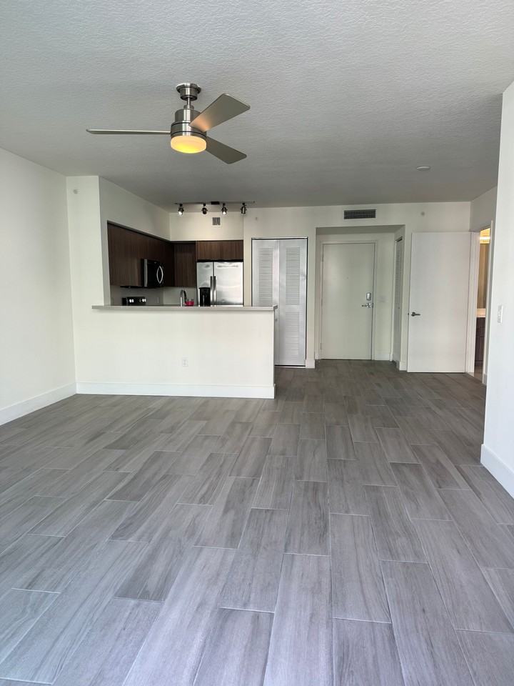 1247 Northwest 9th Avenue #A8 - Photo 6 of 54