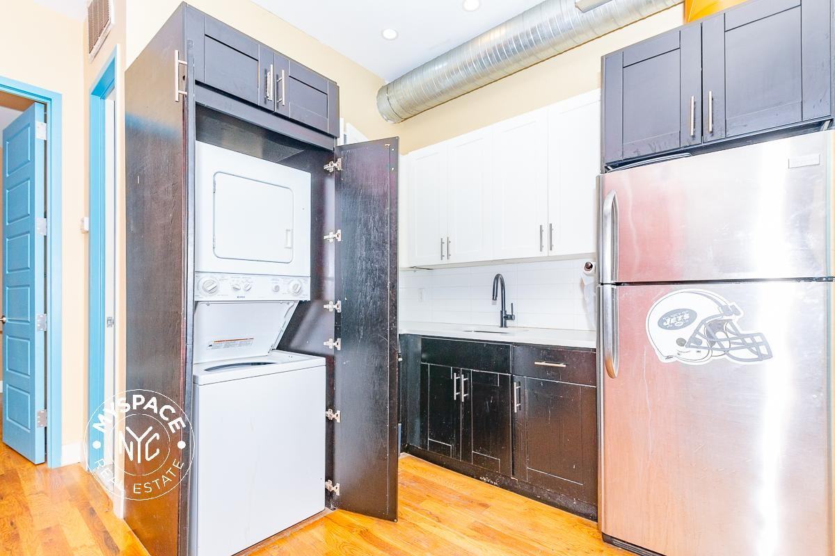 132 New York Ave #2F - Photo 3 of 11