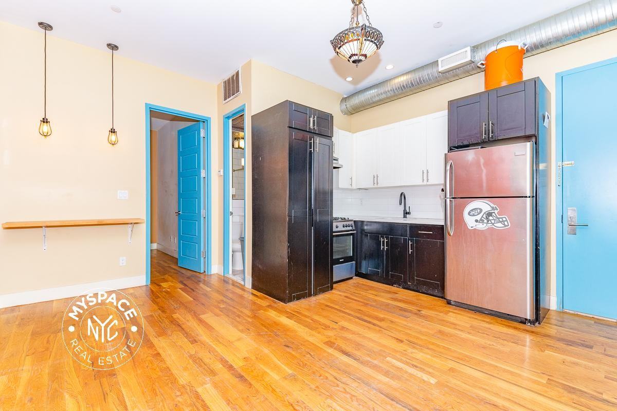 132 New York Ave #2F - Photo 4 of 11