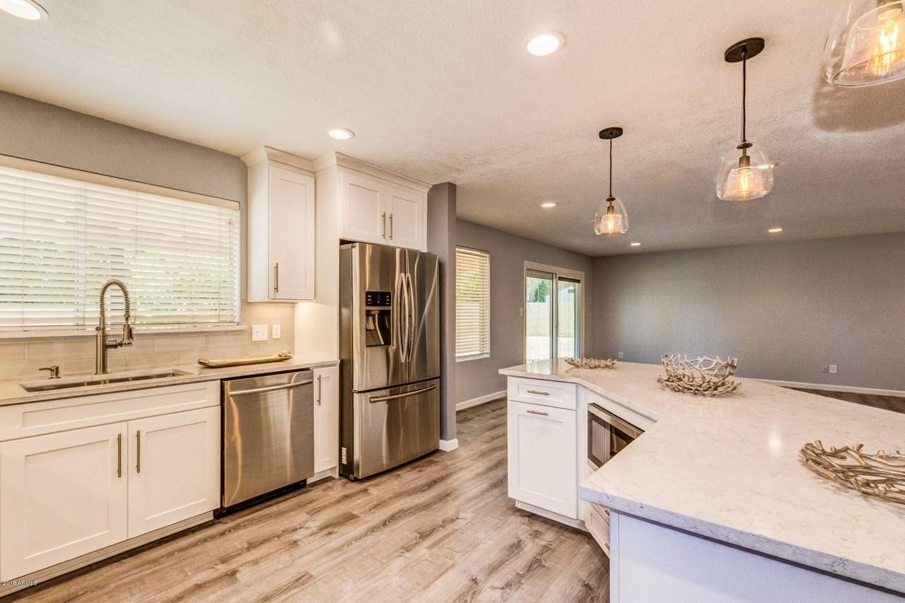 11112 North 106th Street - Photo 5 of 22