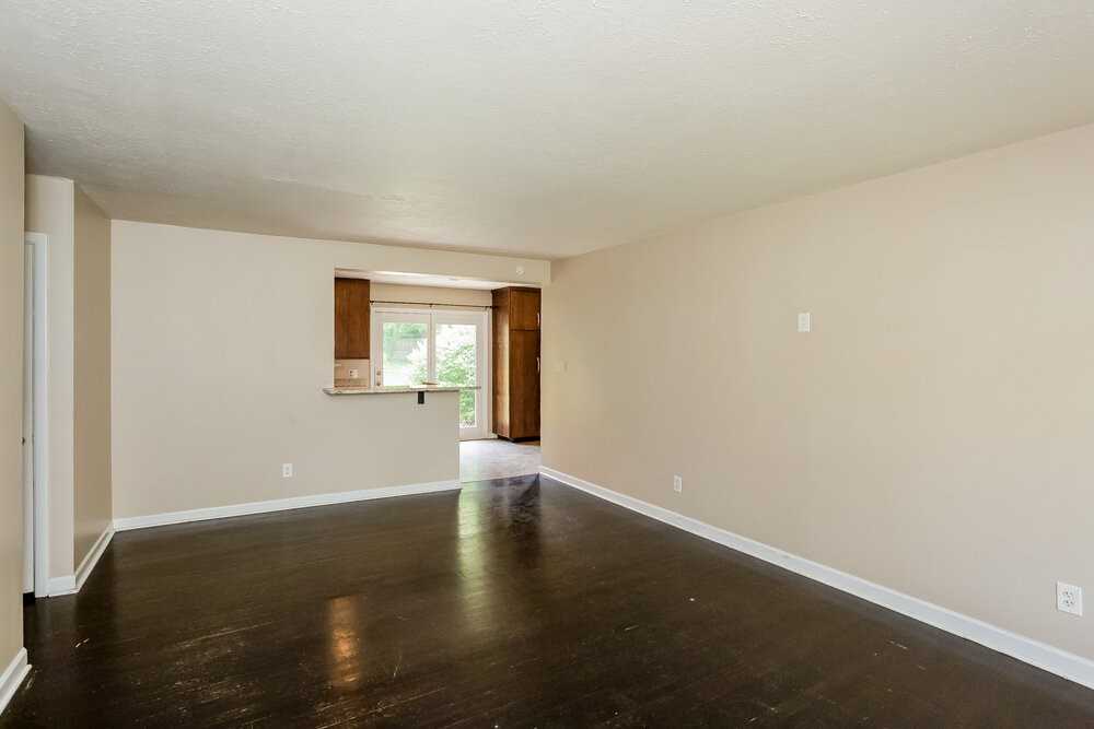 501 N Devon Ave - Photo 5 of 25