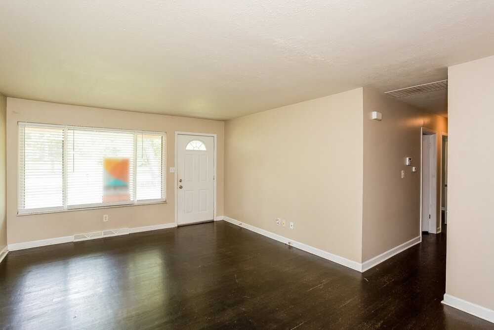 501 N Devon Ave - Photo 6 of 25