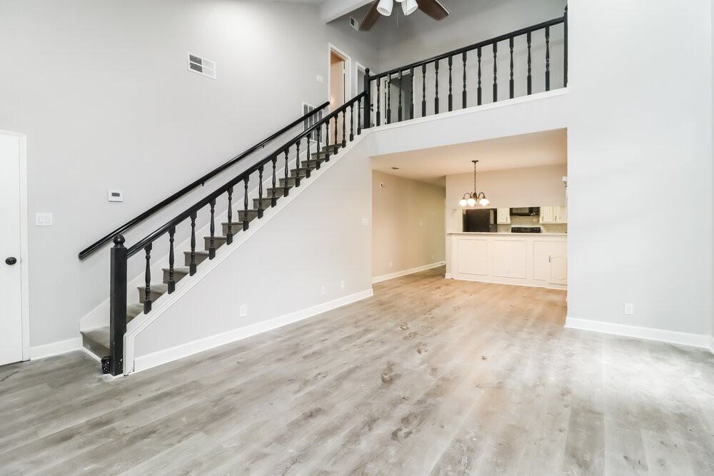 815 Cornfield Dr - Photo 4 of 17