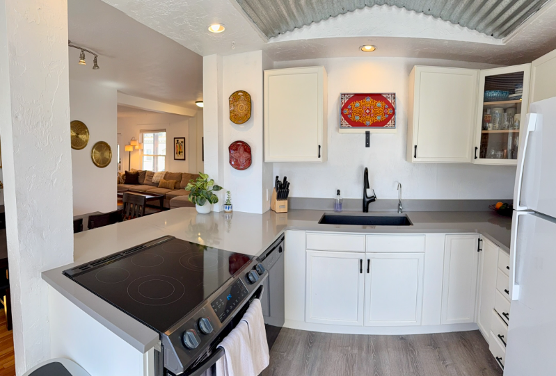 520 E Dakota Ave - Photo 7 of 20