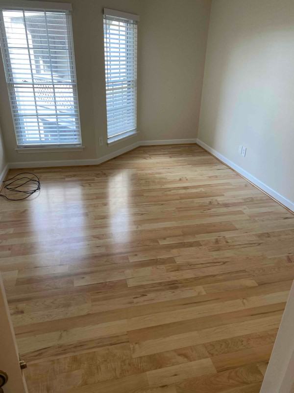 421 Harbour Pt #303 - Photo 3 of 10