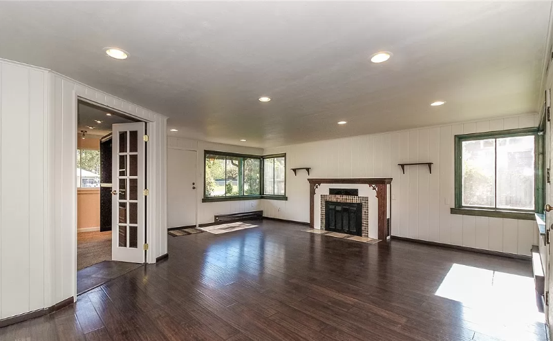 7802 Golden Given Rd E - Photo 3 of 9