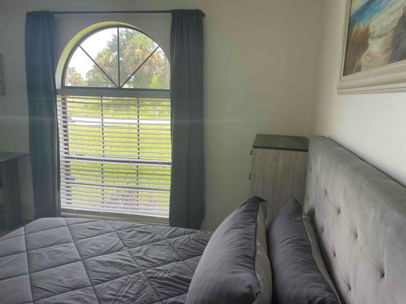 1294 Drill Ave Ne - Photo 4 of 20