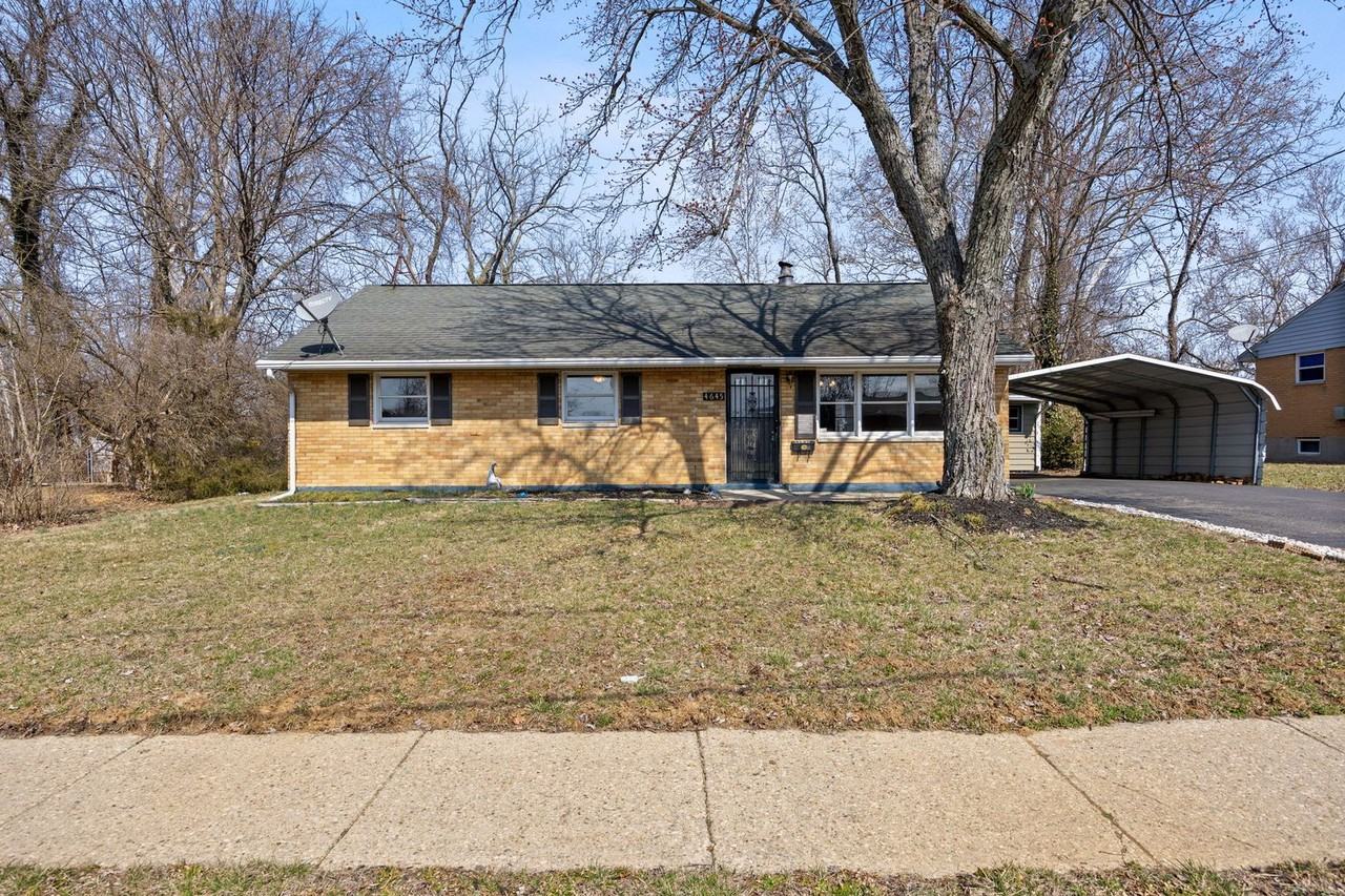 4645 Clayton Dr - Photo 3 of 37