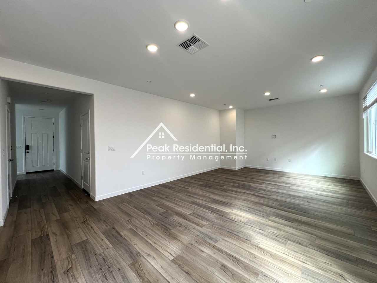 5218 Senesta Cir - Photo 3 of 25