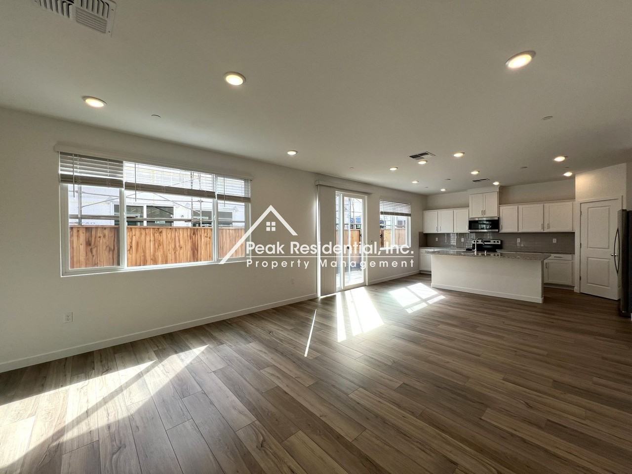 5218 Senesta Cir - Photo 4 of 25