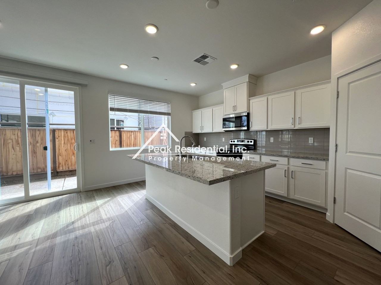 5218 Senesta Cir - Photo 6 of 25