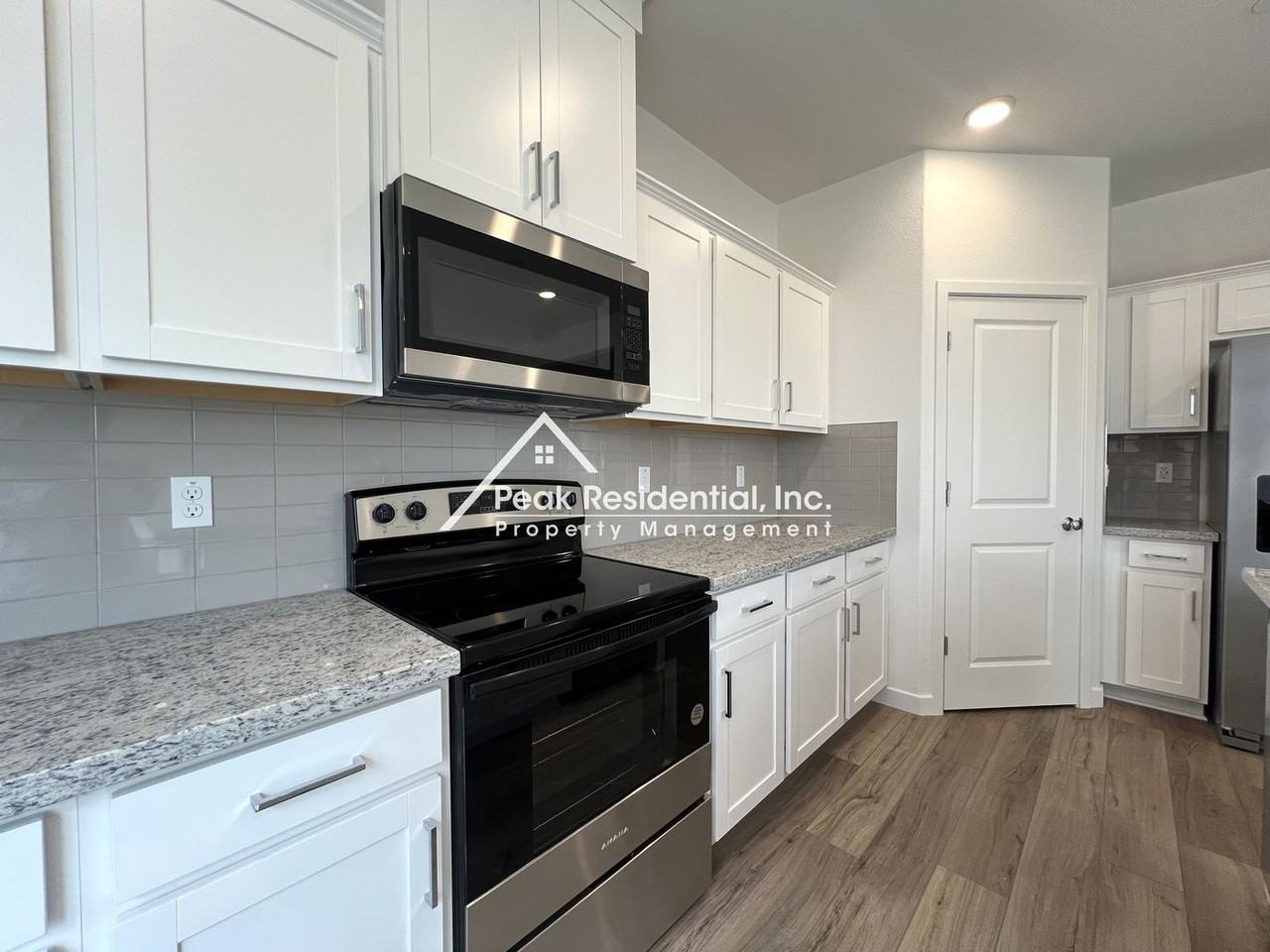 5218 Senesta Cir - Photo 7 of 25