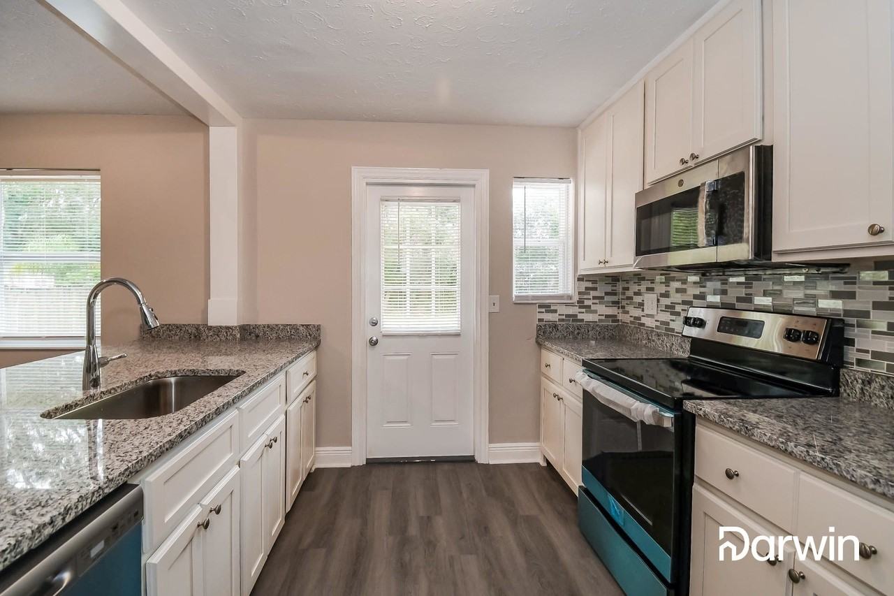 1840 Ector Rd - Photo 2 of 15