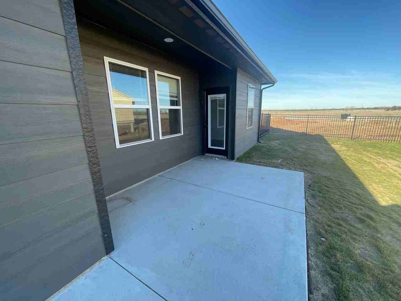 972 Long Path Cir - Photo 2 of 28