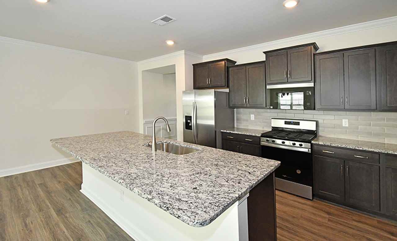 7877 Iron Rd - Photo 3 of 35