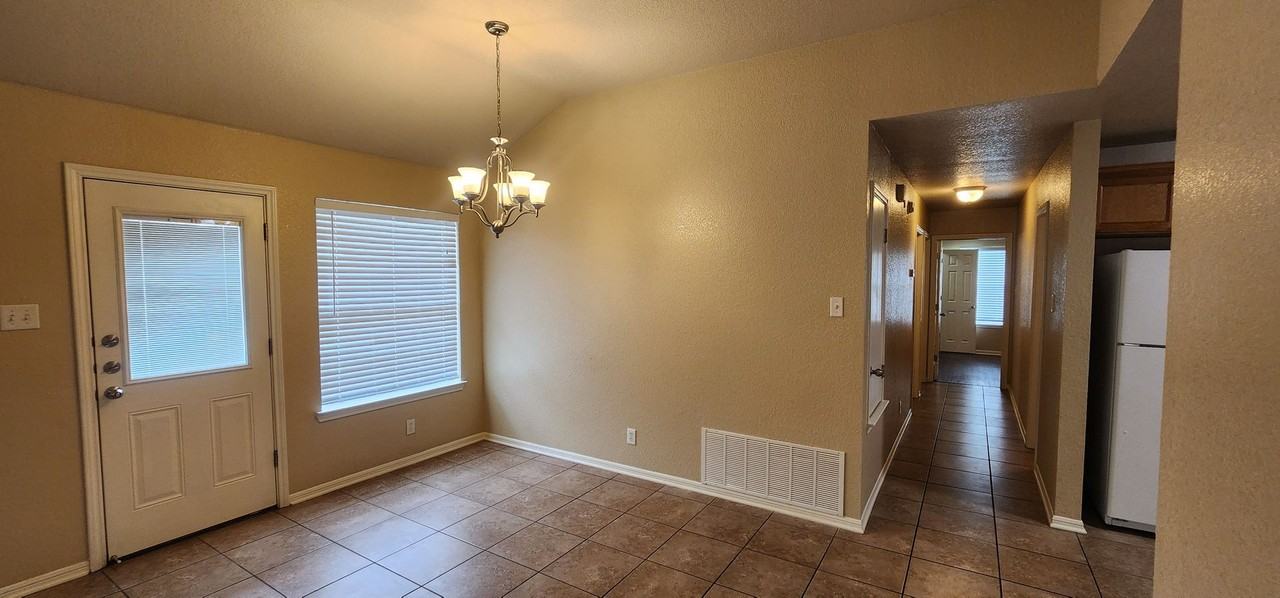 5706 Aquarius Dr - Photo 6 of 41