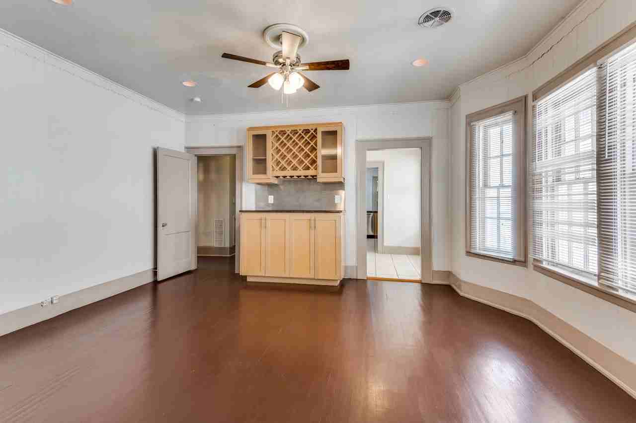 4312 Avondale Ave - Photo 6 of 23