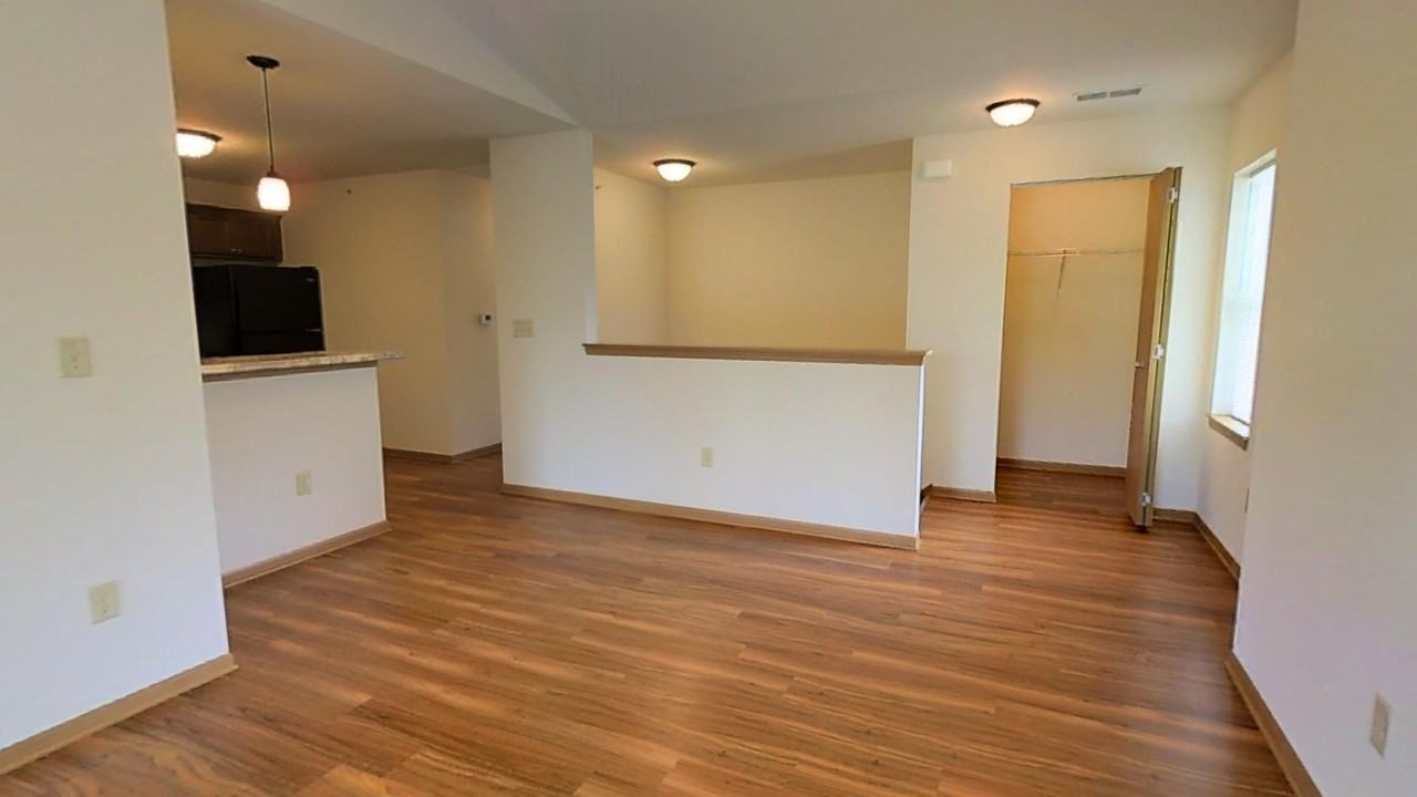 645 Cedar Bluffs Way - Photo 3 of 15