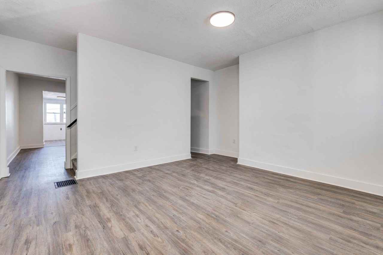 16 E Amanda Ave - Photo 2 of 33