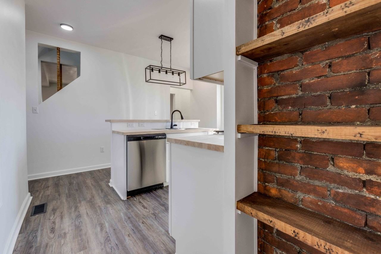 328 Sweetbriar St - Photo 3 of 33