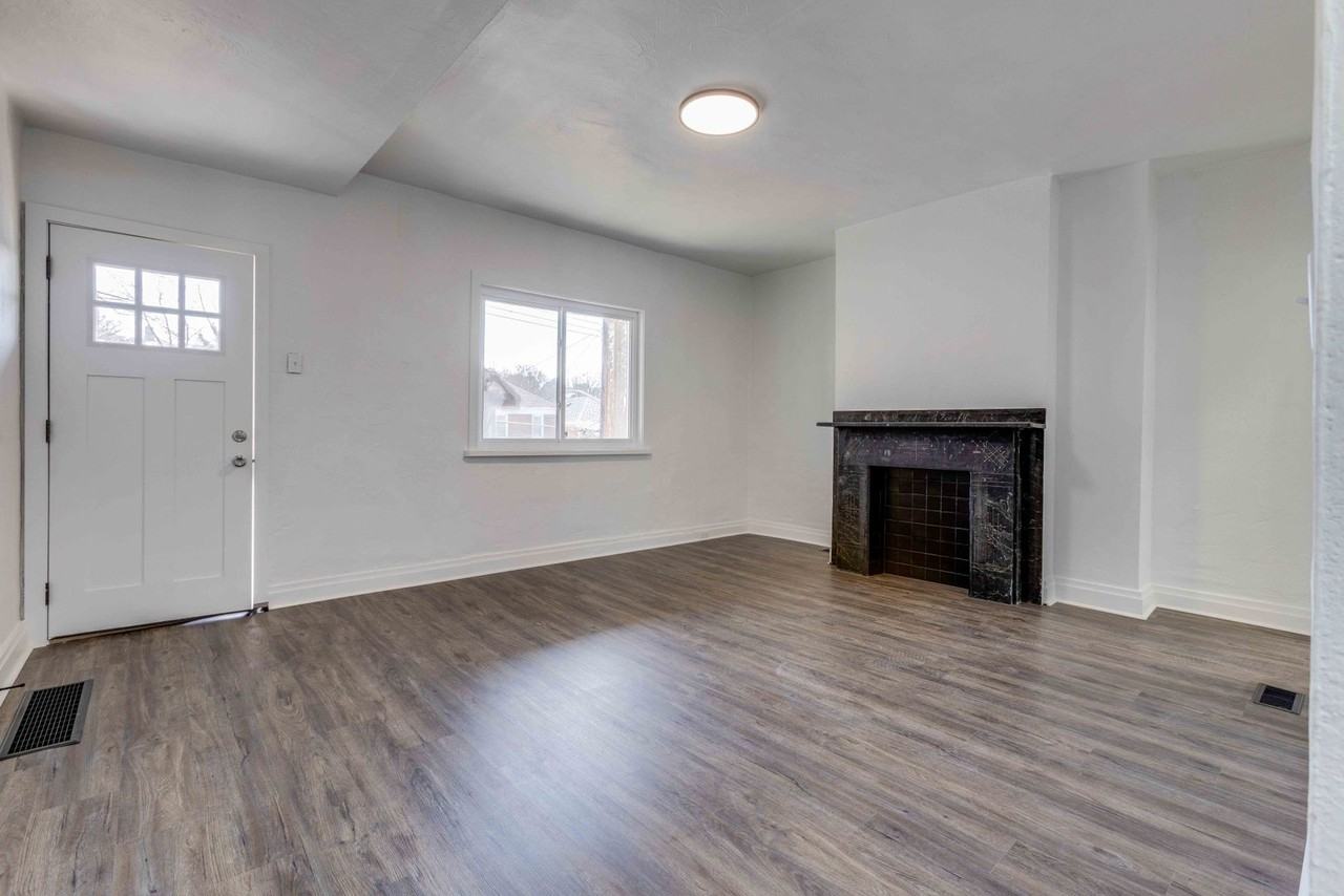 328 Sweetbriar St - Photo 4 of 33