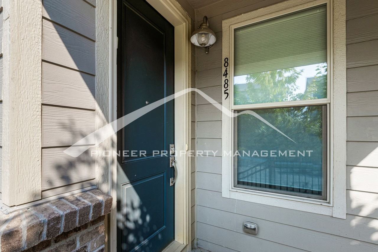 8485 Redpoint Way - Photo 2 of 19