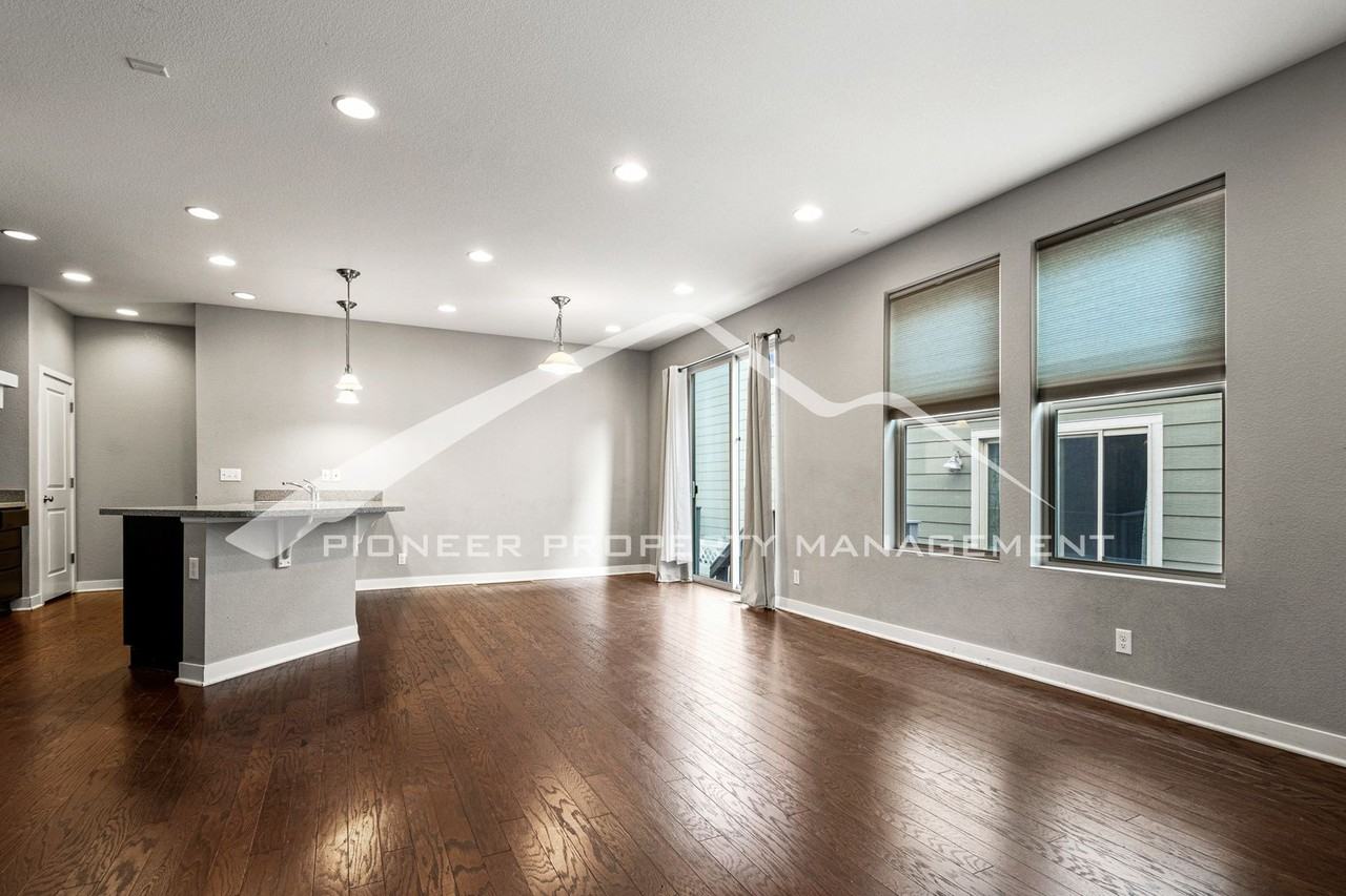 8485 Redpoint Way - Photo 4 of 19