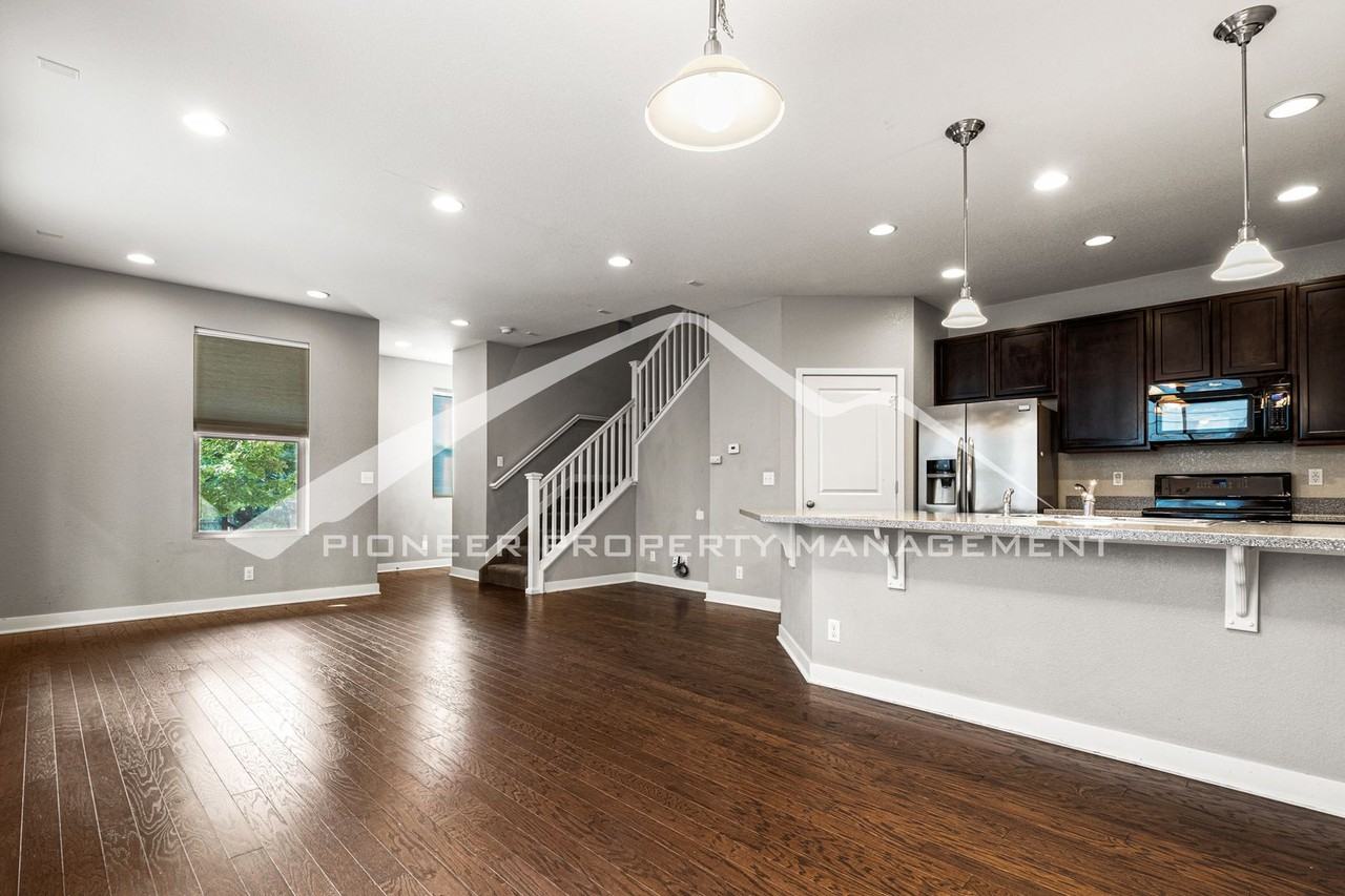 8485 Redpoint Way - Photo 5 of 19