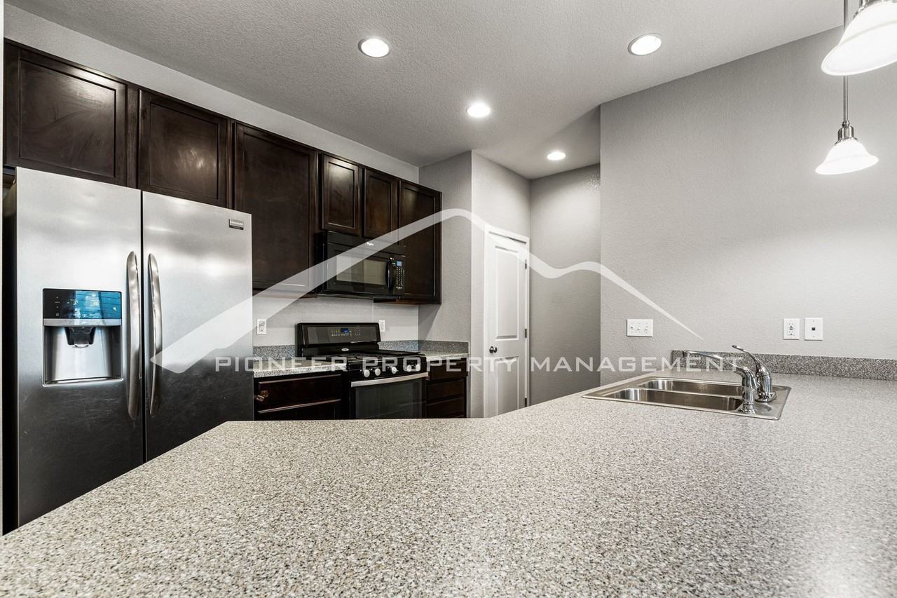 8485 Redpoint Way - Photo 6 of 19