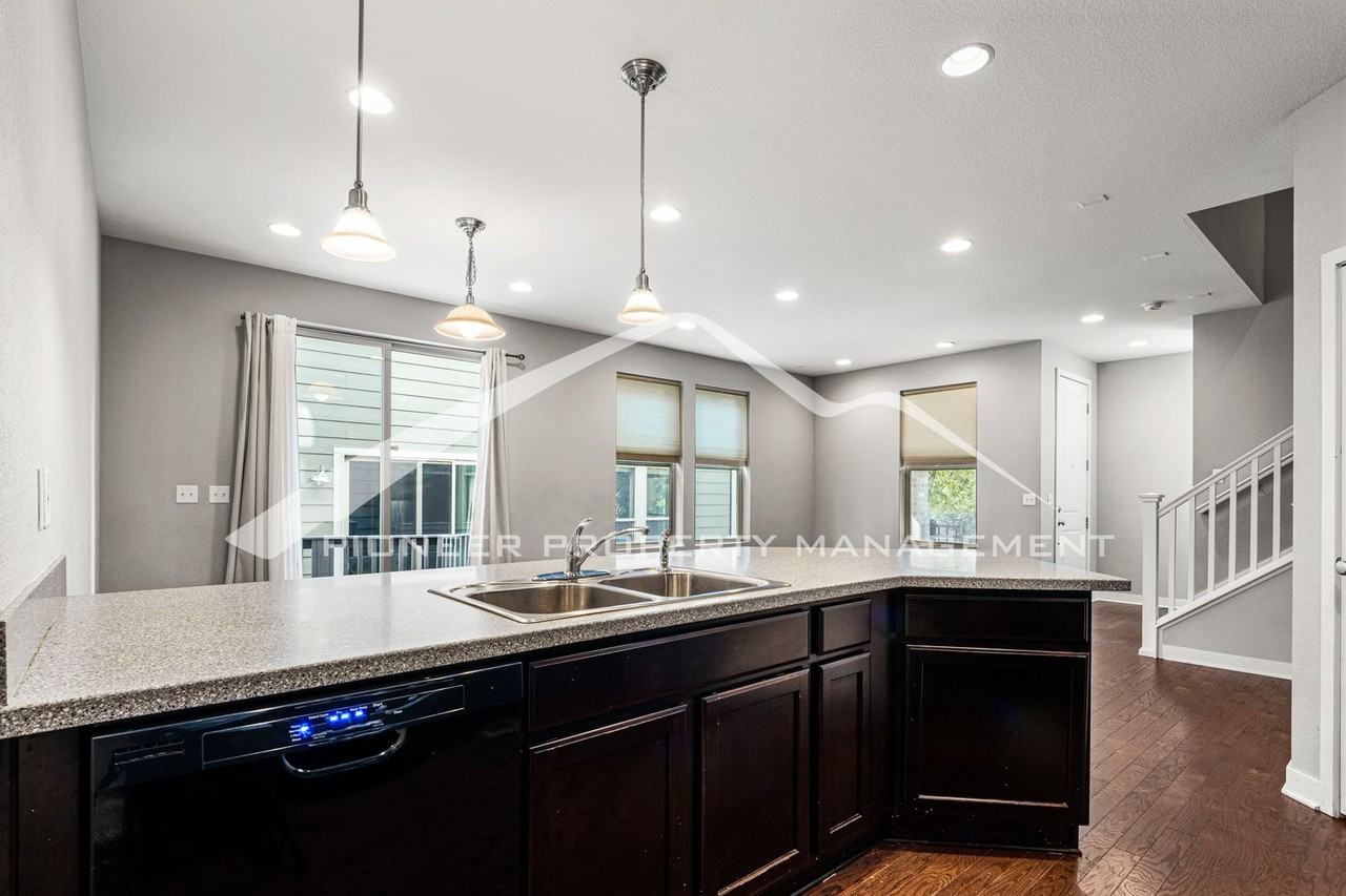 8485 Redpoint Way - Photo 7 of 19