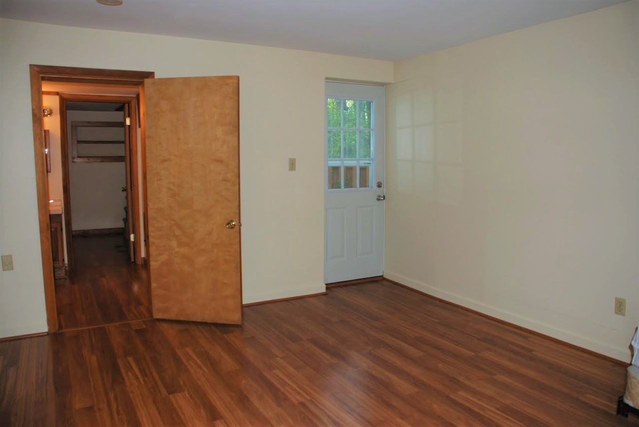 129 Edith St - Photo 5 of 12