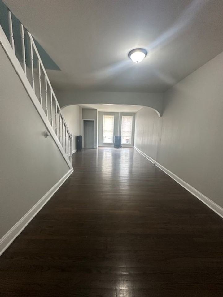 2585 W Fayette St - Photo 3 of 17