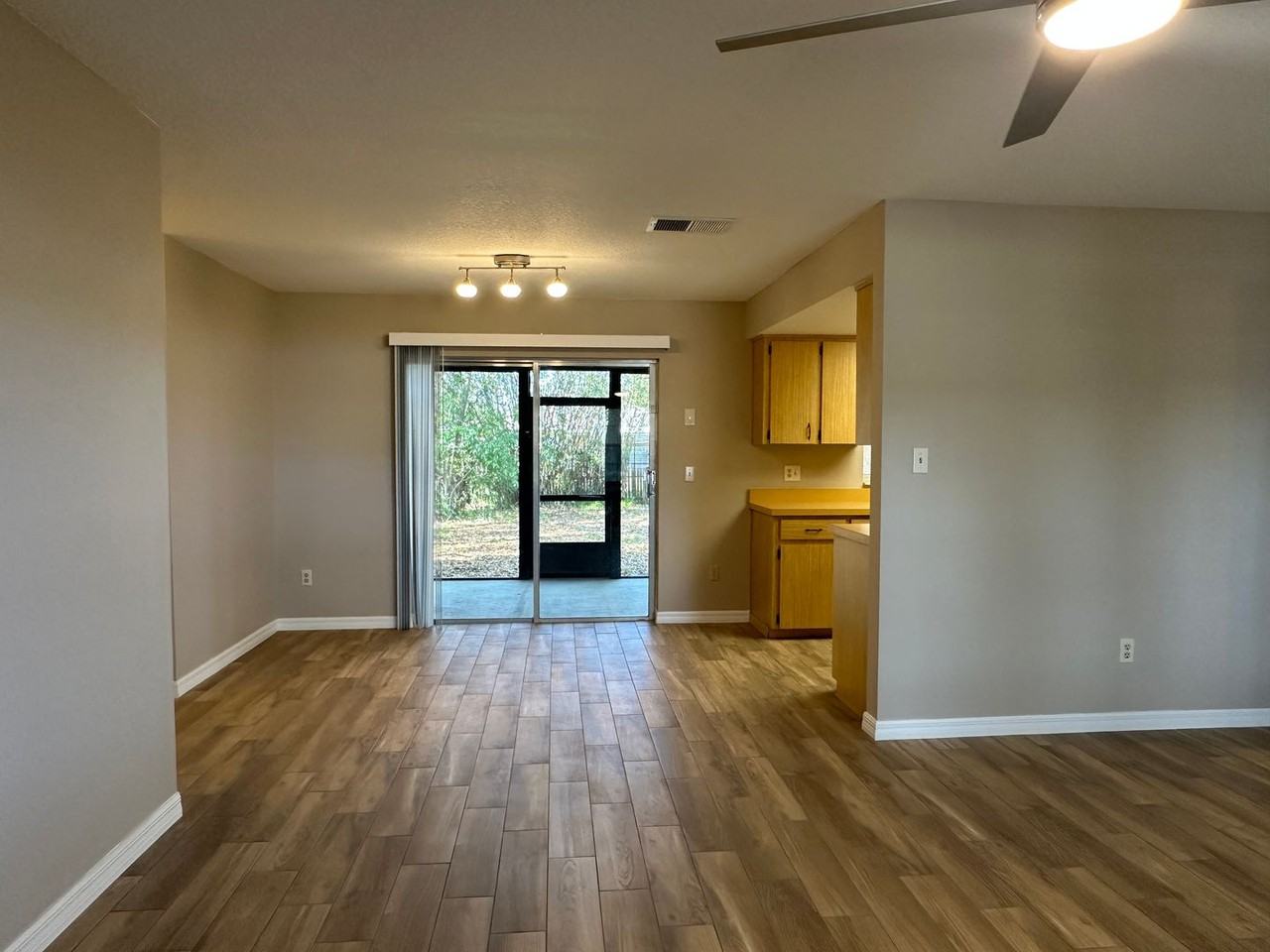 2526 Poet Ln - Photo 5 of 26